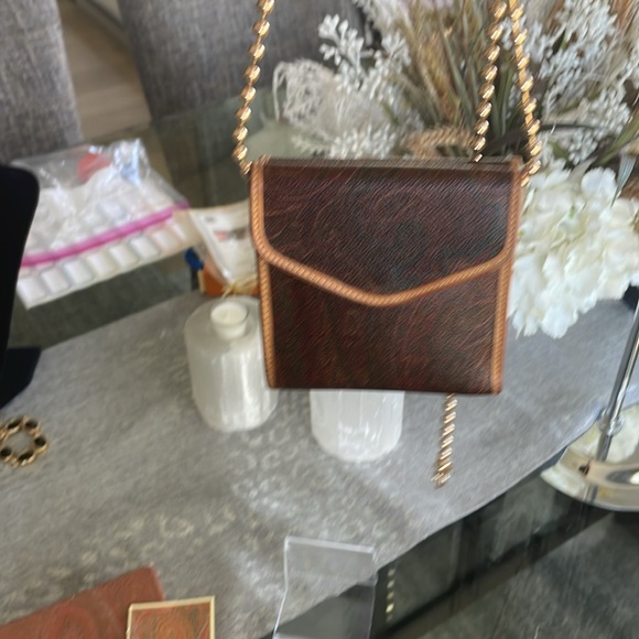 Etro paisley double snap sm wallet comes with box. Excellent condition - Picture 6 of 6